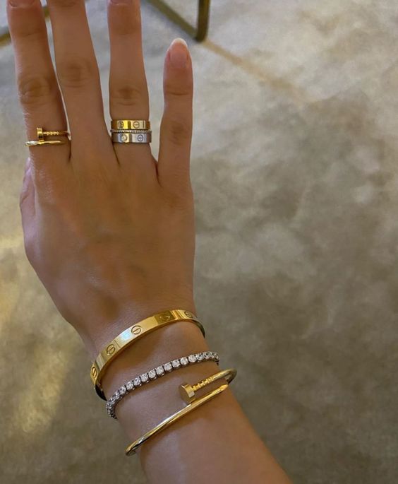 GULD NINA NAGELARMBAND